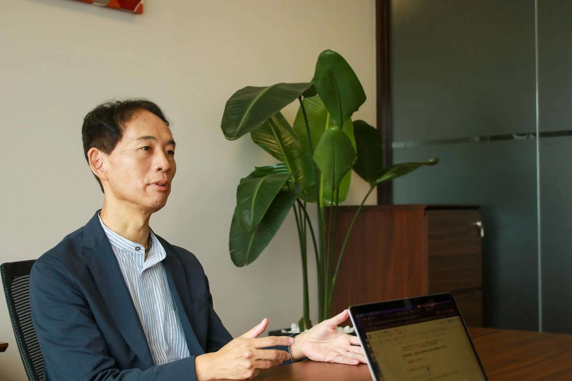 インタビューの様子