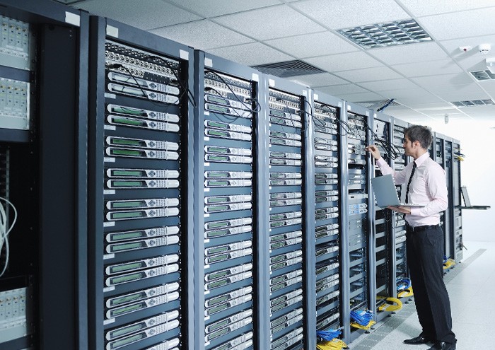 サーバー、ネットワーク、インフラシステム構築・運用アウトソースに必要なこと【2025年最新版】