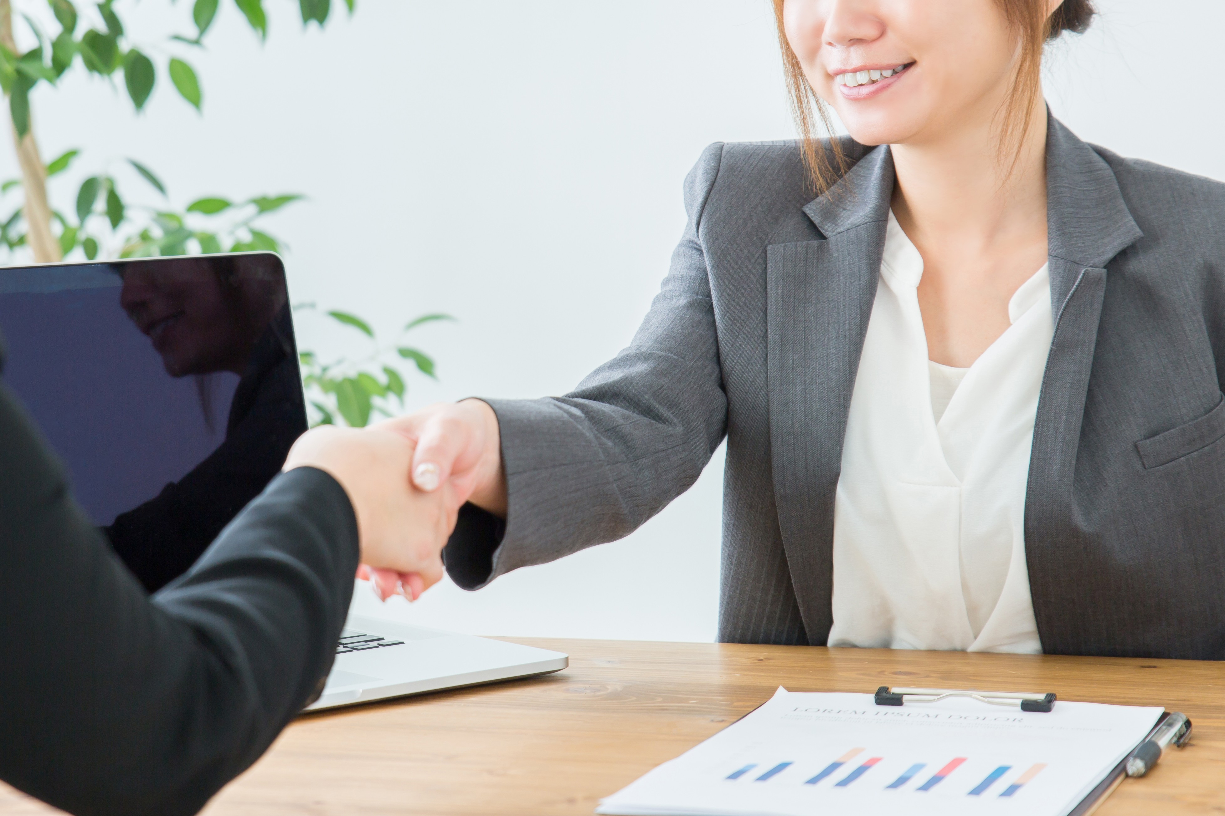 社員研修で身につくメンターのスキルとは？制度の目的やメリットも解説【2025年最新版】