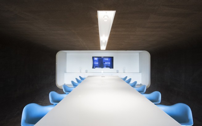 POSTPANIC社のミーティングルーム