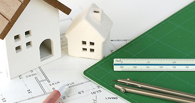 家の模型と製図用具、設計図