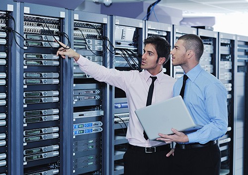 インフラ運用監視における「サーバの運用監視」と「ネットワーク運用監視」との違いは何か？【2025年最新版】