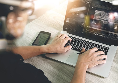 大阪で格安ホームページ制作を行っている業者の独自の工夫を解説！