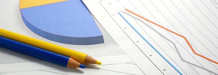 色鉛筆と各種グラフのテキスト
