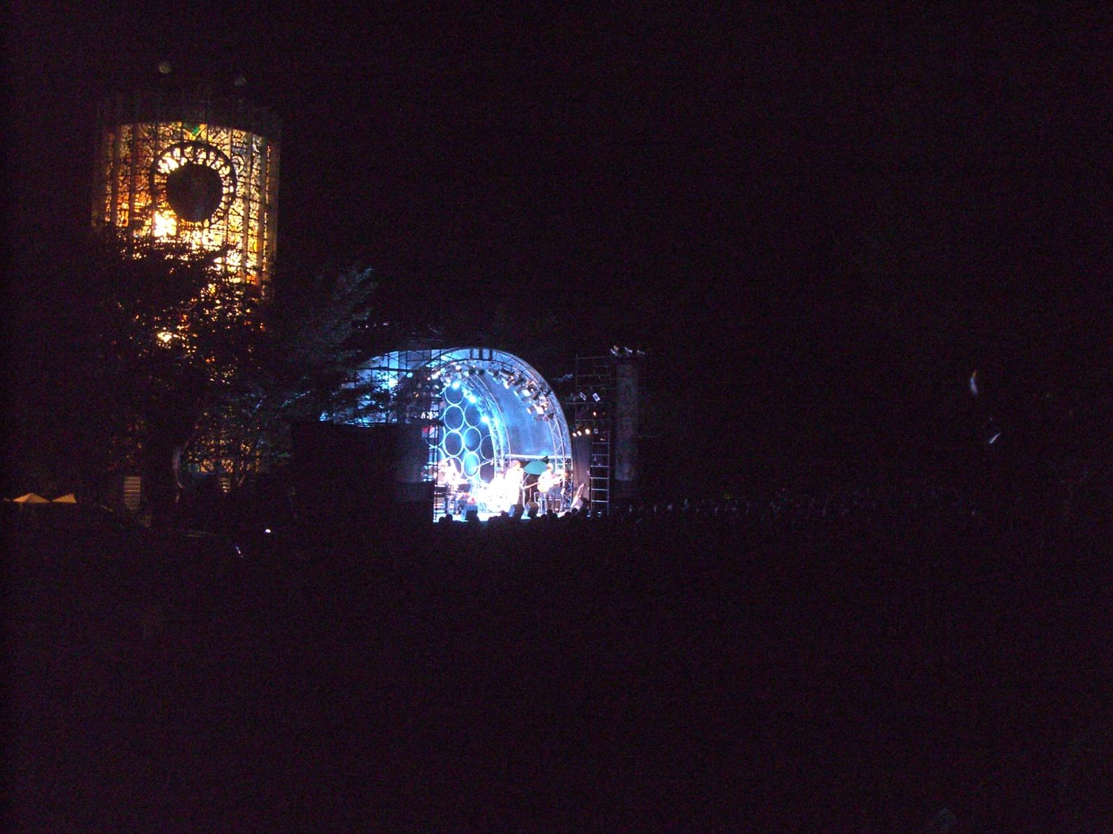 屋外型美術館を活用した野外コンサート