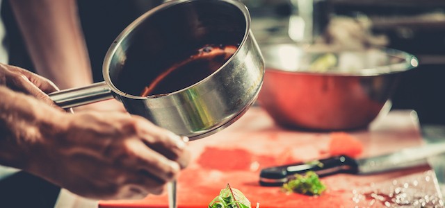 飲食業 約60名(及び関連会社6社）：労務顧問、給与計算、WEB明細導入、社会保険手続き、キャリアップ助成金