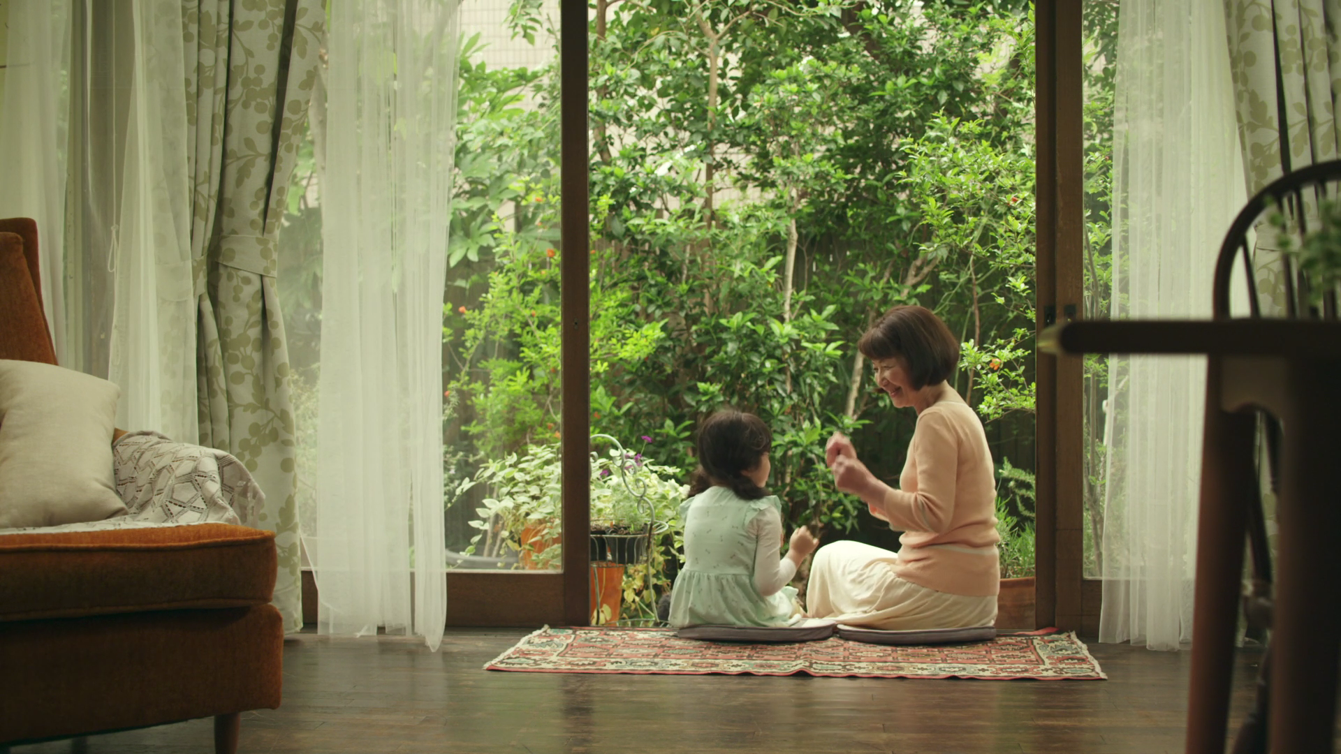 カラオケ業界CM映像