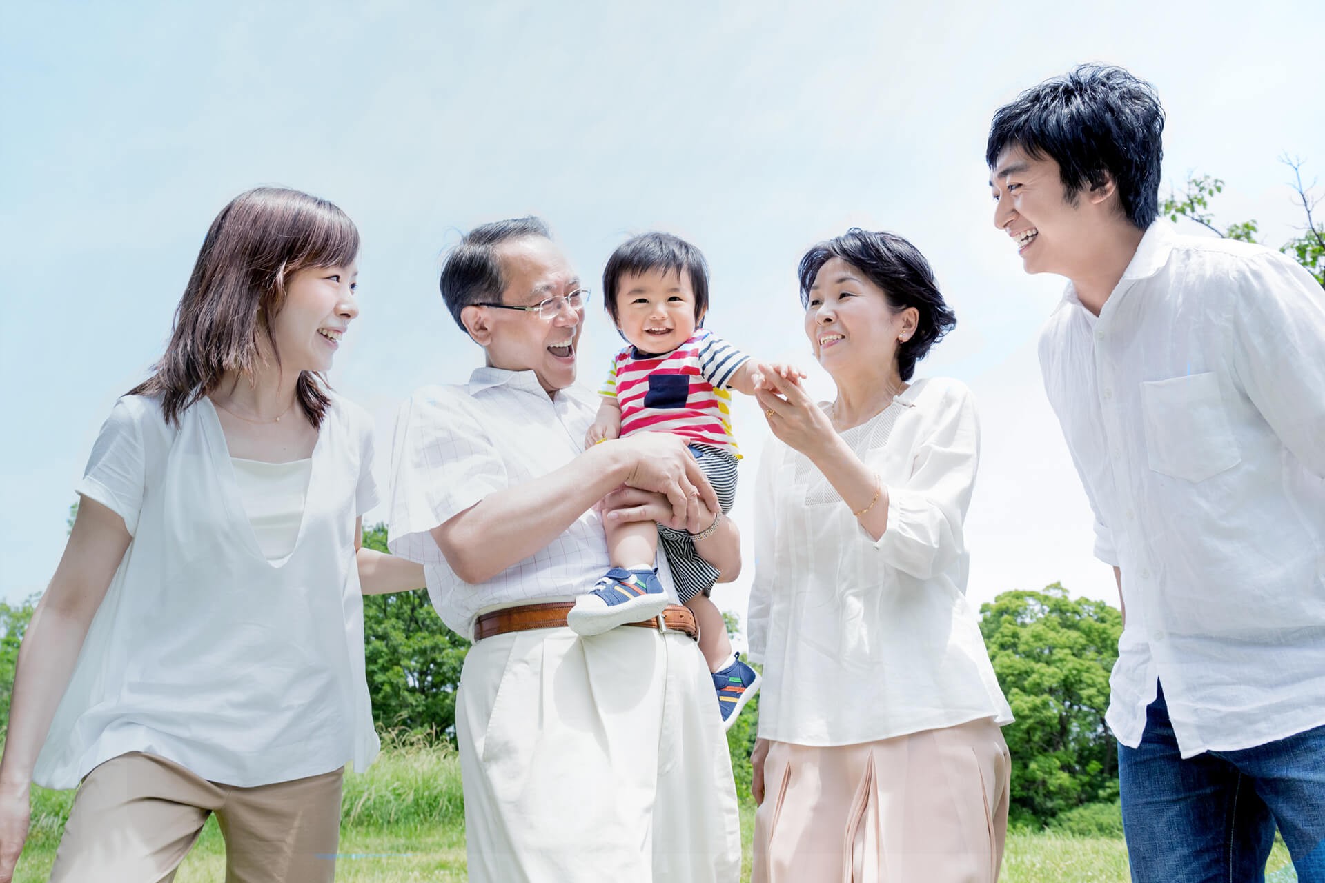 LINEを活用して家族・親族への想いを遺す終活支援サービス