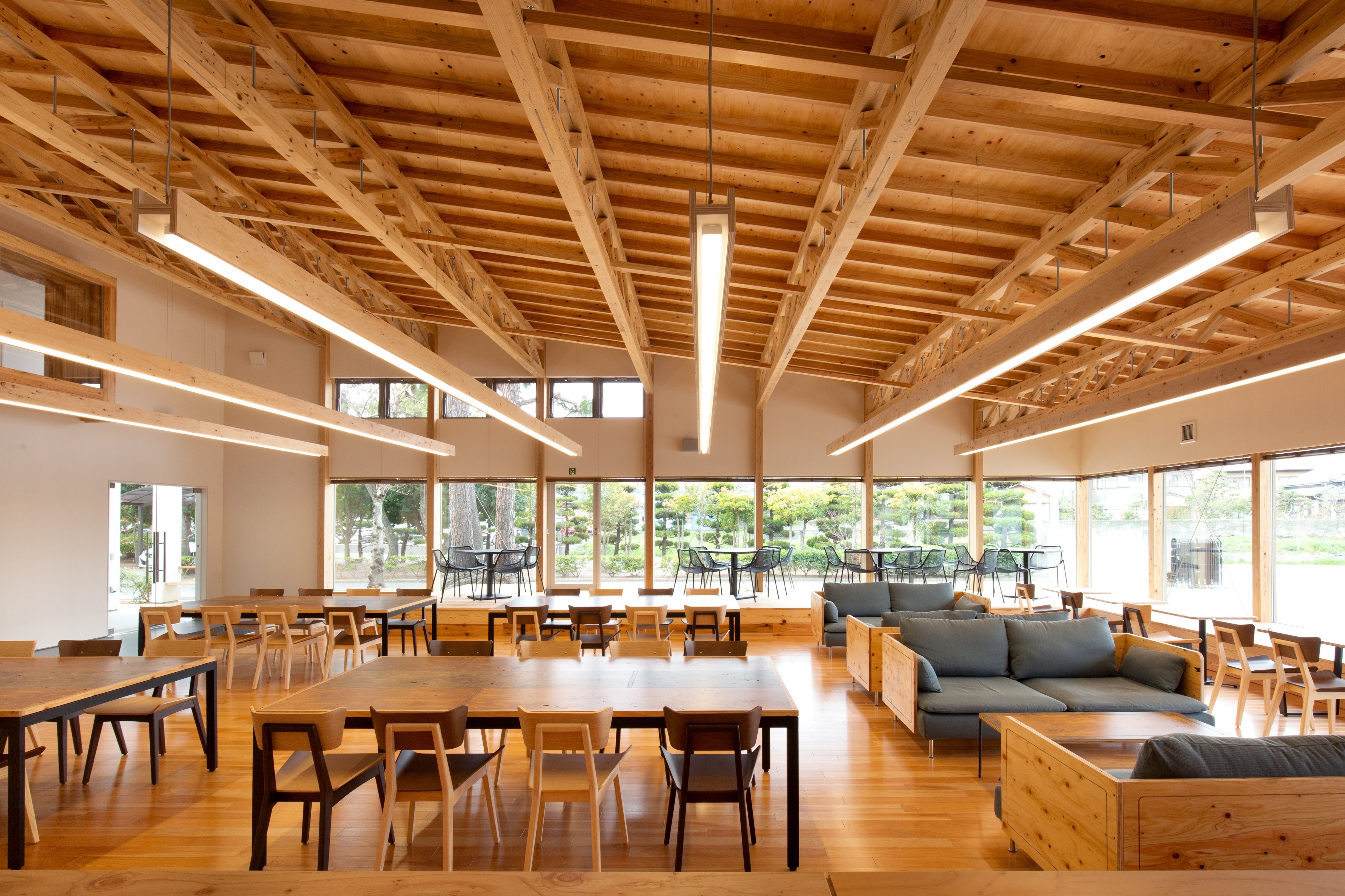 現場の想いを、みんなで一つの形にして、「働く」をもっとオモシロく。