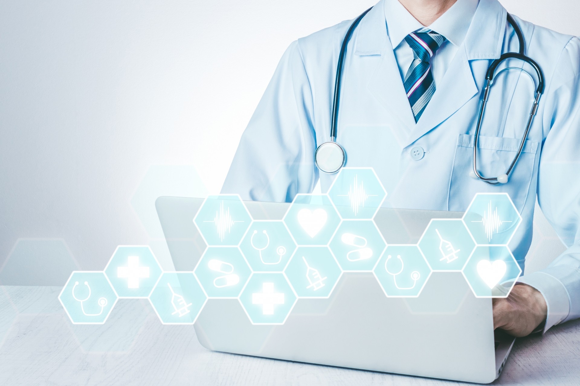 日本最大級の医師ネットワークにつながる健康医療相談アプリ