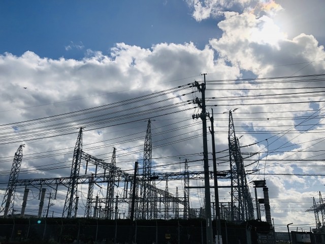 “停電かも”の一報が、誰にも届かない──電力・太陽光メンテナンス企業が電話改革で取り戻した信頼