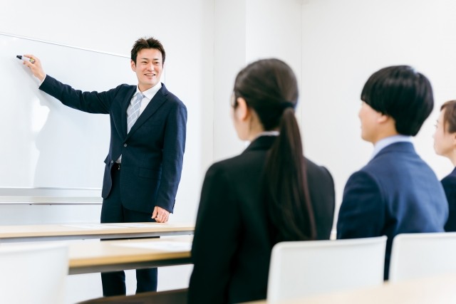 製造業向け新卒採用説明会の全面代行