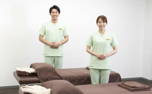 鍼灸院チェーンX社
