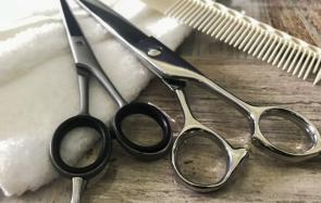 学生から社会人への変化。お客様の信頼を高める、美容室チェーンの新入社員研修