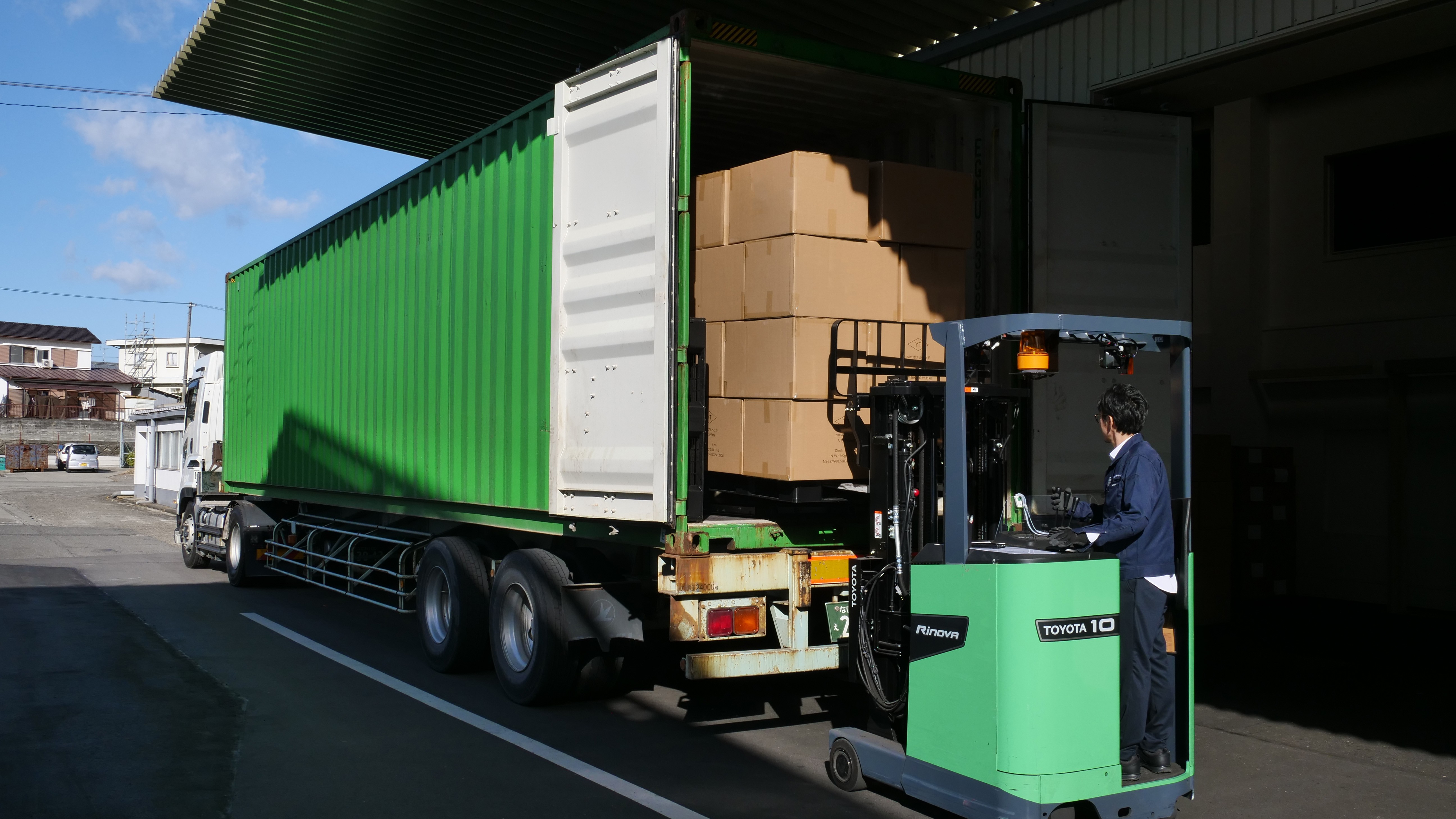 荷物の大量保管による実績